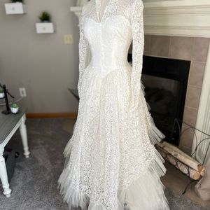 Vintage 1940s Wedding Dress
